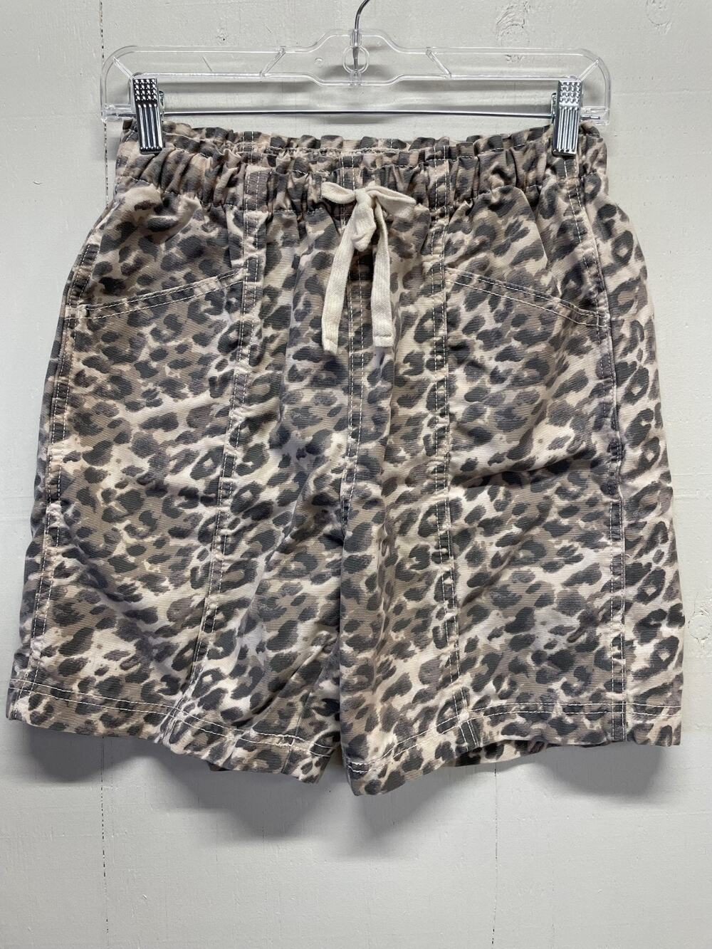 Aerie Women's Animal Print Shorts XS Elastic Waist Has Pockets Bermuda Length